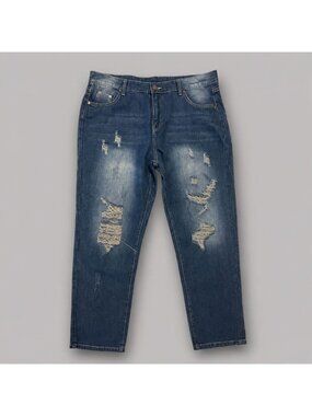 Women's Distressed straight Jeans Size 16/18 Medium Wash Denim NWOT No Stretch